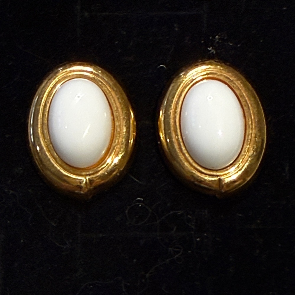 Chic Gold and White Oval Earrings